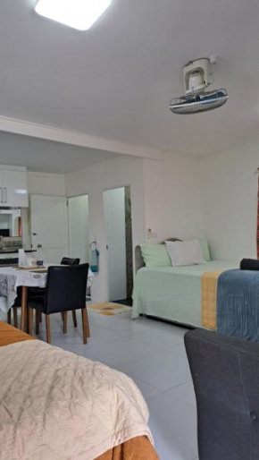 Mead Road Homestay Tours & Transfers Studio
